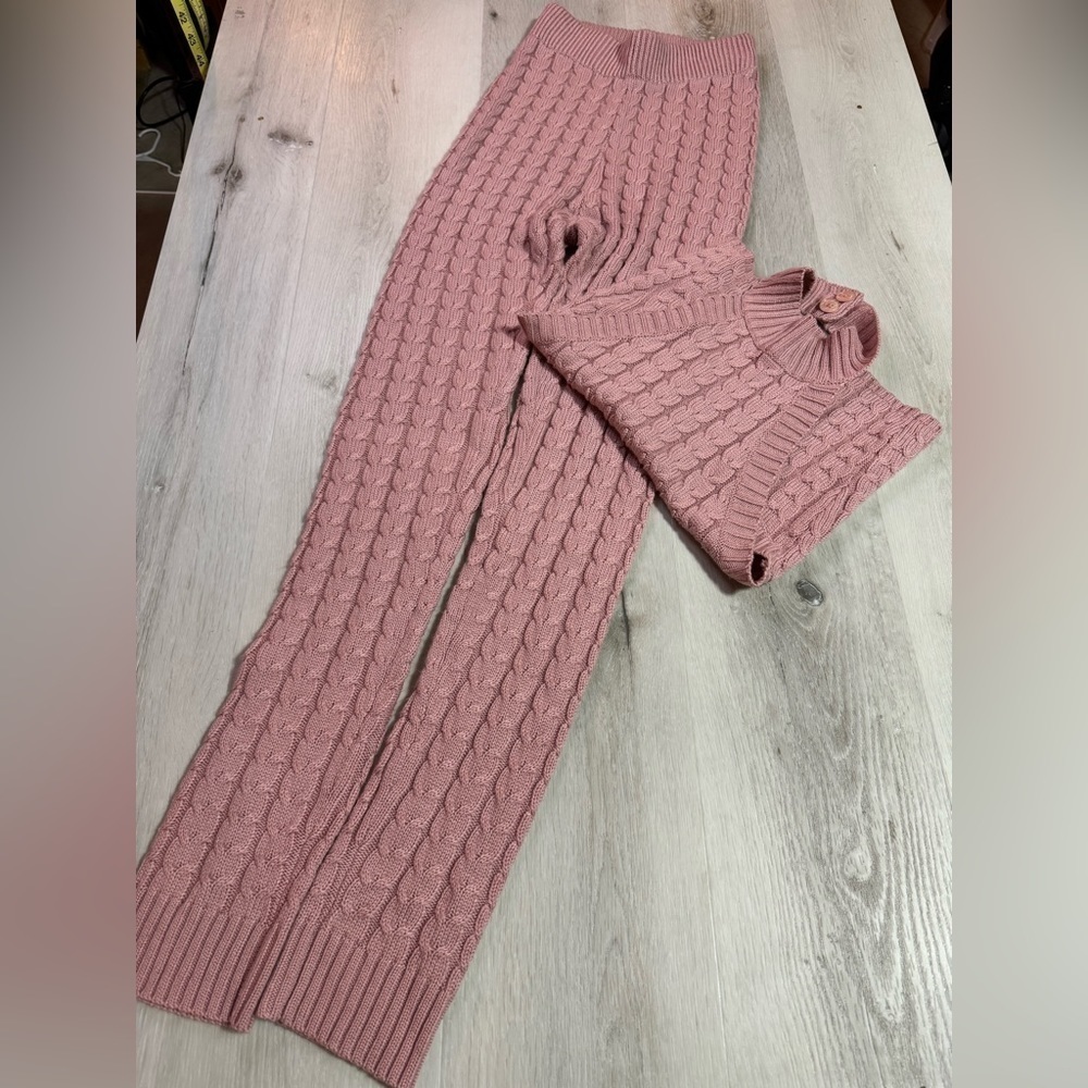 Black Label By C’EST Toi Pink Cable Knit Legging and Halter Top Set, Size Small - Picture 3 of 16